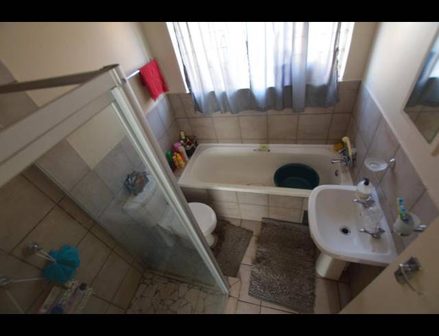 2 BEDROOM PROPERTY TO RENT IN VAALPARK